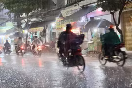 Không khí lạnh tăng cường gây mưa lớn diện rộng ở Bắc Bộ