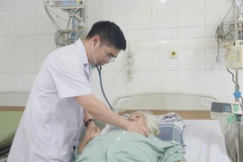 Cứu sống bệnh nhân 86 tuổi sốc tim do nhồi máu cơ tim cấp