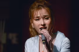 Thu Thuỷ xuất hiện bơ phờ sau scandal để chồng mới "bạo hành" con trai