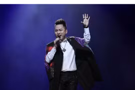 Ca khúc "Một vòng Việt Nam" vướng tranh cãi, tác giả lên tiếng