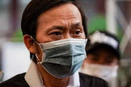 Sau 6 tháng, Hoài Linh giải ngân tiền lũ lụt 2020 giữa dịch COVID-19