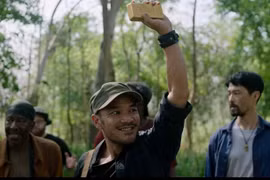 Chồng siêu mẫu Xuân Lan xuất hiện trong bom tấn “Da 5 Bloods”