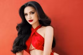 Ngọc Châu diện bikini nóng bỏng, Diễm My 9x quyến rũ