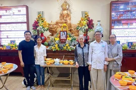 Bố mẹ Phùng Ngọc Huy làm lễ cúng 100 ngày Mai Phương