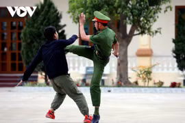 Màn trình diễn võ thuật của công an trại giam và cảnh sát cơ động