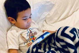 Giữa bão dịch Corona, con trai Đan Trường sốt 3 ngày, sức khỏe giờ ra sao?