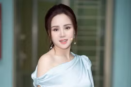 Ca sĩ Vy Oanh khóa hết các tài khoản, "biến mất" khỏi mạng xã hội