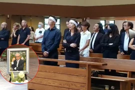 Hà Kiều Anh nén đau thương trong tang lễ NSƯT Đào Quốc Trụ