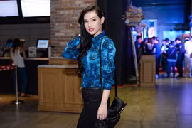 MC Quỳnh Chi mặc kín bưng đi xem "Bộ tứ siêu đẳng"