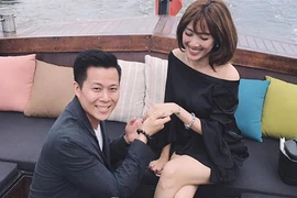 MC Yumi Dương bật khóc khi được bạn trai cầu hôn 