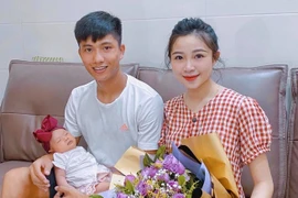 Dàn WAGs có nhan sắc rạng rỡ sau sinh 