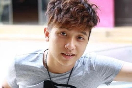 Nổi như cồn nhờ yêu và ... hát tục