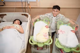 Ginô Tống – Kim Chi hạnh phúc đón hai con đầu lòng chào đời