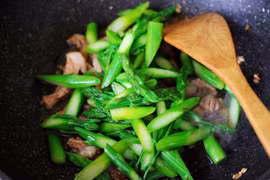 Loại rau mệnh danh "rau hoàng đế", giá 150.000 đồng/kg, giàu dinh dưỡng