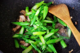 Loại rau mệnh danh "rau hoàng đế", giá 150.000 đồng/kg, giàu dinh dưỡng