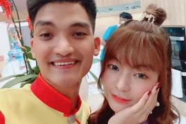 Mạc Văn Khoa và bạn gái làm phù dâu, phù rể ở lễ cưới Duy Mạnh