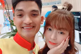 Mạc Văn Khoa và bạn gái làm phù dâu, phù rể ở lễ cưới Duy Mạnh