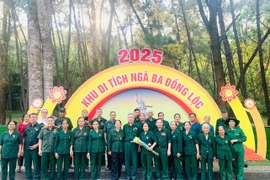 Hàng vạn người dân đến dâng hương tri ân tại Ngã ba Đồng Lộc