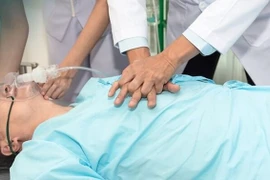 Cứu sống bệnh nhân ngừng tim trên đường đến bệnh viện