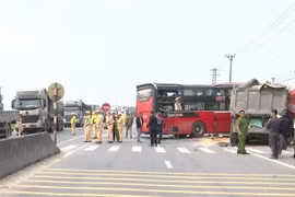 Quảng Bình: Tai nạn liên hoàn trên quốc lộ 1A, 8 người bị thương