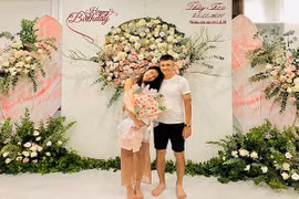 Thủy Tiên hạnh phúc đón sinh nhật bên chồng giữa ồn ào từ thiện 