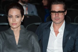Brad Pitt - Angelina Jolie chưa hoàn tất thủ tục ly hôn