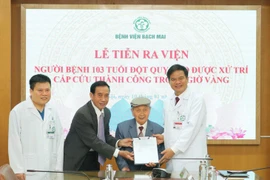 Cứu sống cụ ông 103 tuổi bị đột quỵ