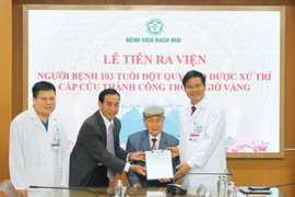 Cứu sống cụ ông 103 tuổi bị đột quỵ