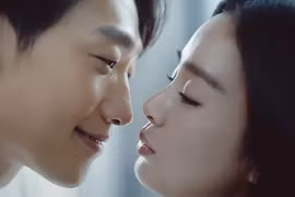 Kim Tae Hee và Bi Rain lộ cảnh "giường chiếu" sau 3 năm kết hôn