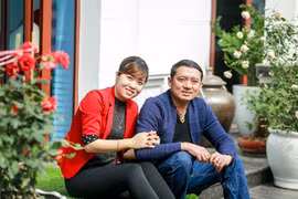 Vợ 3 sắp sinh, Chiến Thắng cày ngày đêm kiếm tiền