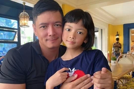 Con gái út giống Bình Minh như đúc, ngày càng xinh đẹp