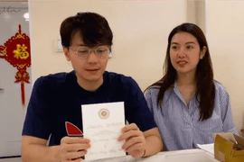 Thúy Vân tung thiệp cưới thiết kế độc, lộ diện khách mời đầu tiên