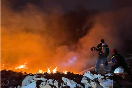 Đắk Lắk: Cháy lớn tại bãi tập kết phế liệu trong thành phố Buôn Ma Thuột