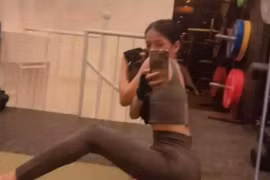 Lâm Bảo Châu đi vắng, Lệ Quyên loay hoay chụp hình mà mỏi thay!