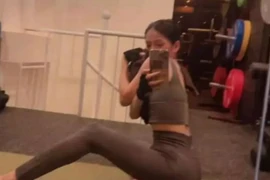 Lâm Bảo Châu đi vắng, Lệ Quyên loay hoay chụp hình mà mỏi thay!