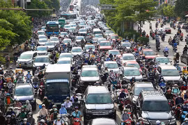 Hà Nội: Xe cá nhân gấp 10 lần tốc độ phát triển hạ tầng