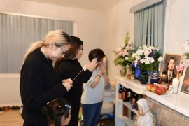 Mẹ diễn viên Đức Tiến không kịp qua Mỹ nhìn con lần cuối