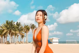 Huỳnh Hồng Loan nói gì về “hợp đồng tình cảm” với cầu thủ Tiến Linh