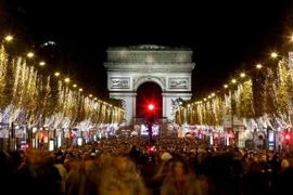 Hình ảnh Giáng sinh ngập tràn đường phố trên khắp thế giới