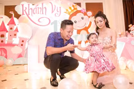 Á hậu Trà My và chồng đại gia mừng sinh nhật con gái