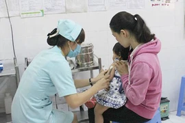 Vacxin Pentaxim “chợ đen” 2 triệu đồng/liều: Không đảm bảo an toàn