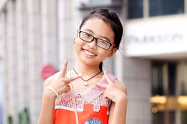 Mỹ Chi xin lỗi hủy show khiến sao Việt xấu hổ