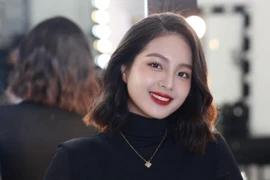 Sắc vóc nữ diễn viên mới tái xuất VFC sau thời gian Nam tiến