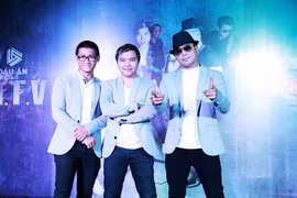 Cẩm Ly hát cùng nhóm MTV trong liveshow Dấu ấn