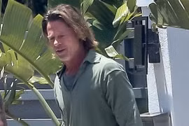 Brad Pitt già nua với mái tóc dài lượt thượt, râu ria xồm xoàm