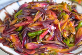 Loại rau rừng mọc hoang, ở Nhật được coi như “nhân sâm châu Á“