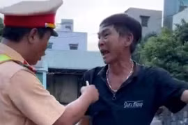 Lái xe dấu hiệu say xỉn không nhường đường xe ưu tiên bị phạt tiền 'khủng'