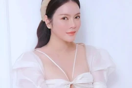 Lý Nhã Kỳ make up học sinh, bạn bè soi vòng 1 “phụ huynh“