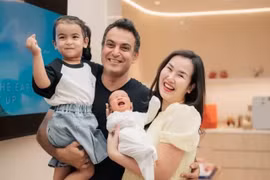 Võ Hạ Trâm sinh quý tử, chồng doanh nhân bật khóc vui mừng