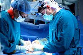 Cắt u tuyến tiền liệt cho cụ ông 100 tuổi ở Quảng Ninh